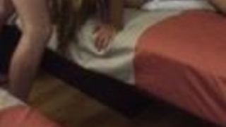 Товарищи начинающего кинорежиссера замутили групповую еблю его жене