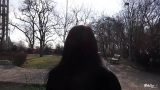 Мужик страстно ебет брюнетку в белых трусиках