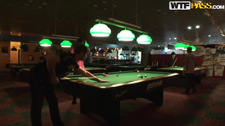 После секса ребята играют на ipad