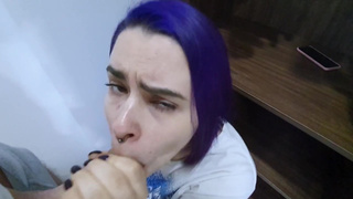 Сестра мастурбировала в шкафу, а потом делала минет старшему брату